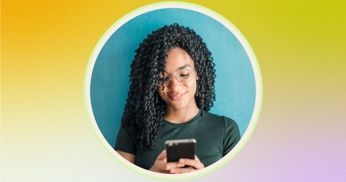 An Old-School Social Media Platform Is Coming Back & It Actually Sounds... Fun?
