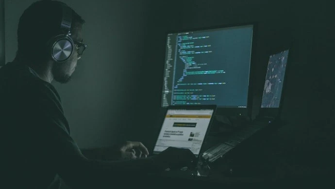 Ecosystem Roundup: Global cybersecurity heats up, APAC cools; Stablecoins rise as ‘dollars-as-a-service’; DayOne’s US$2B boosts SEA funding; Coupang breach expands | e27