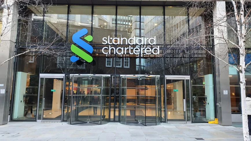 Standard Chartered will cut 7,800 back-office jobs to ‘the machines’ by 2030
