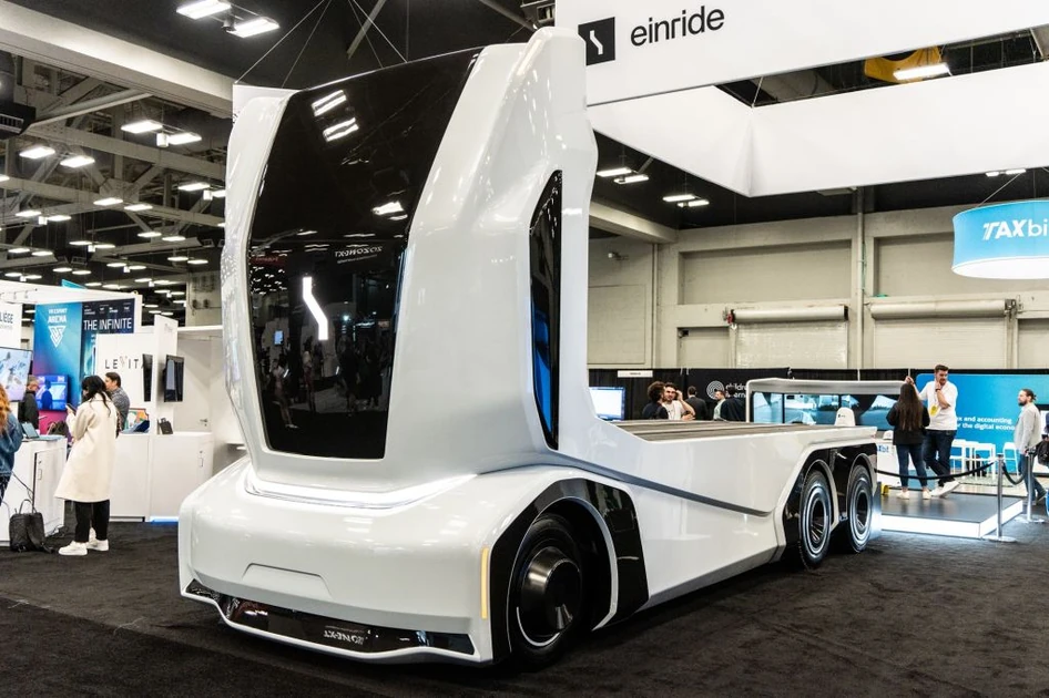 Self-driving truck startup Einride raises $113M PIPE ahead of public debut | TechCrunch