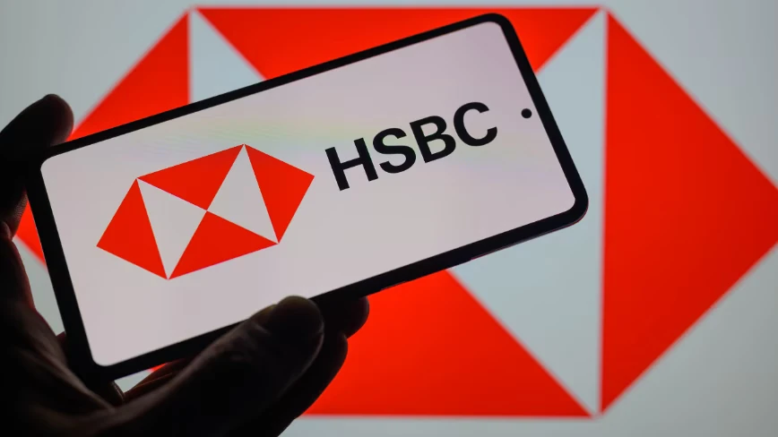 AI loses out to human wealth managers when the money actually moves, HSBC finds