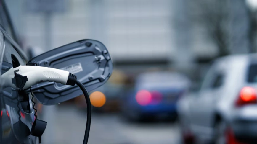 New data shows EV batteries are lasting far longer than buyers think, yet US sales keep falling