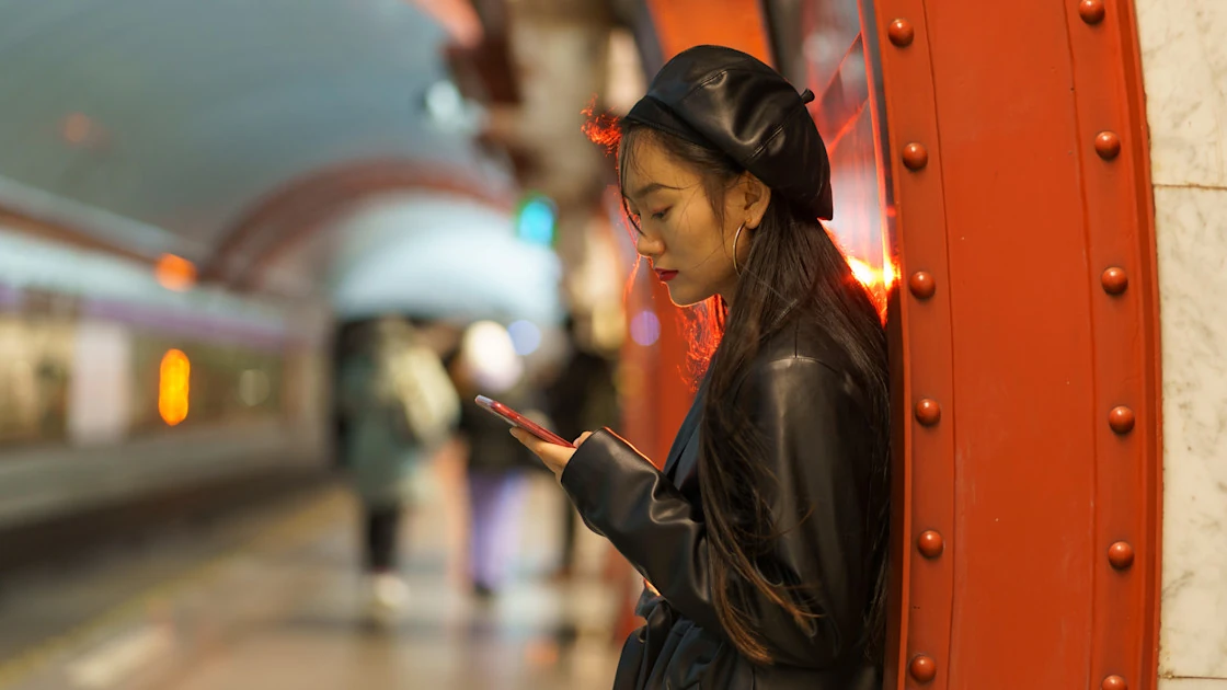 Social media bans for teenagers lack evidence and pose risks, scientists say