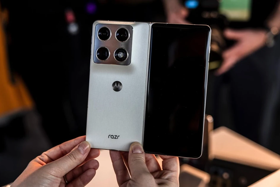 Motorola phones are reportedly injecting affiliate codes into the Amazon app