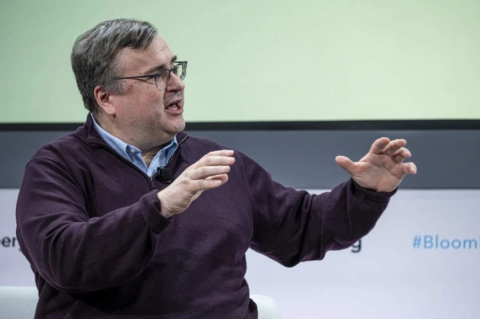 Reid Hoffman is leaving Microsoft’s board to go ‘founder mode’ with  startup Manus