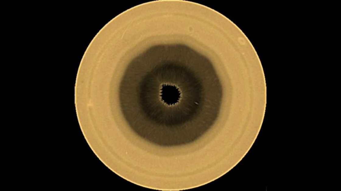 Astronomers Detect a 10-Sided Structure in Saturn's Atmosphere