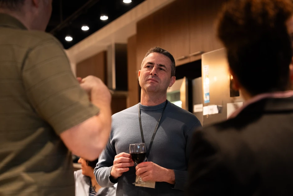 Should Your Startup Build in Public or Stay in Stealth Mode? A Founder’s Guide - TBDC