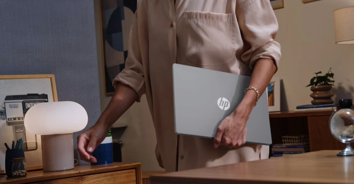 HP’s OLED-equipped 2-in-1 laptop is a solid back-to-school deal
