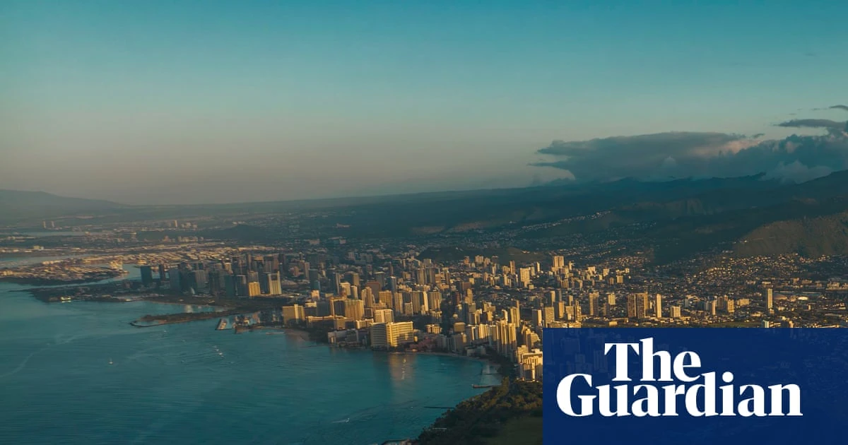 Female US rower completes historic solo journey from California to Hawaii