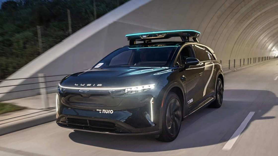 Uber will bring its premium robotaxi service to Houston in 2027