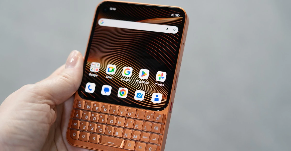 Unihertz’s new QWERTY phone is even more like a Blackberry